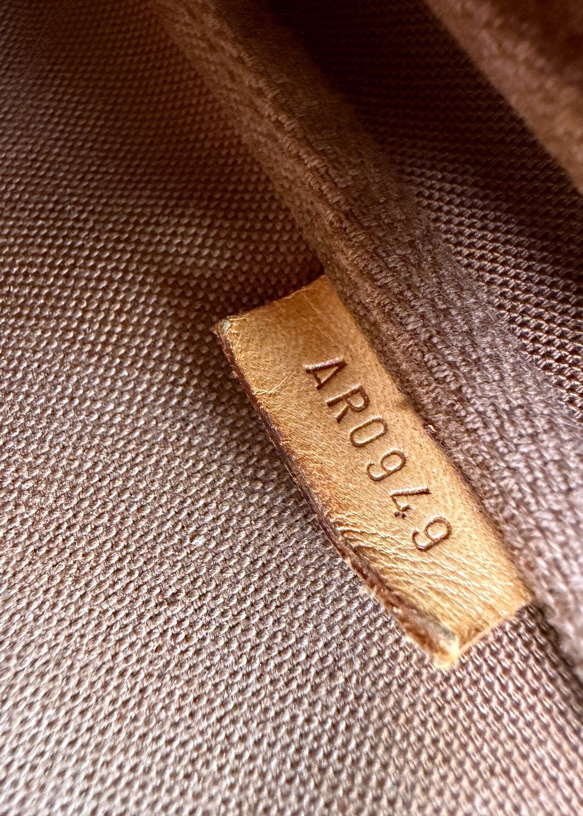 12-louis-vuitton-pochette-metka
