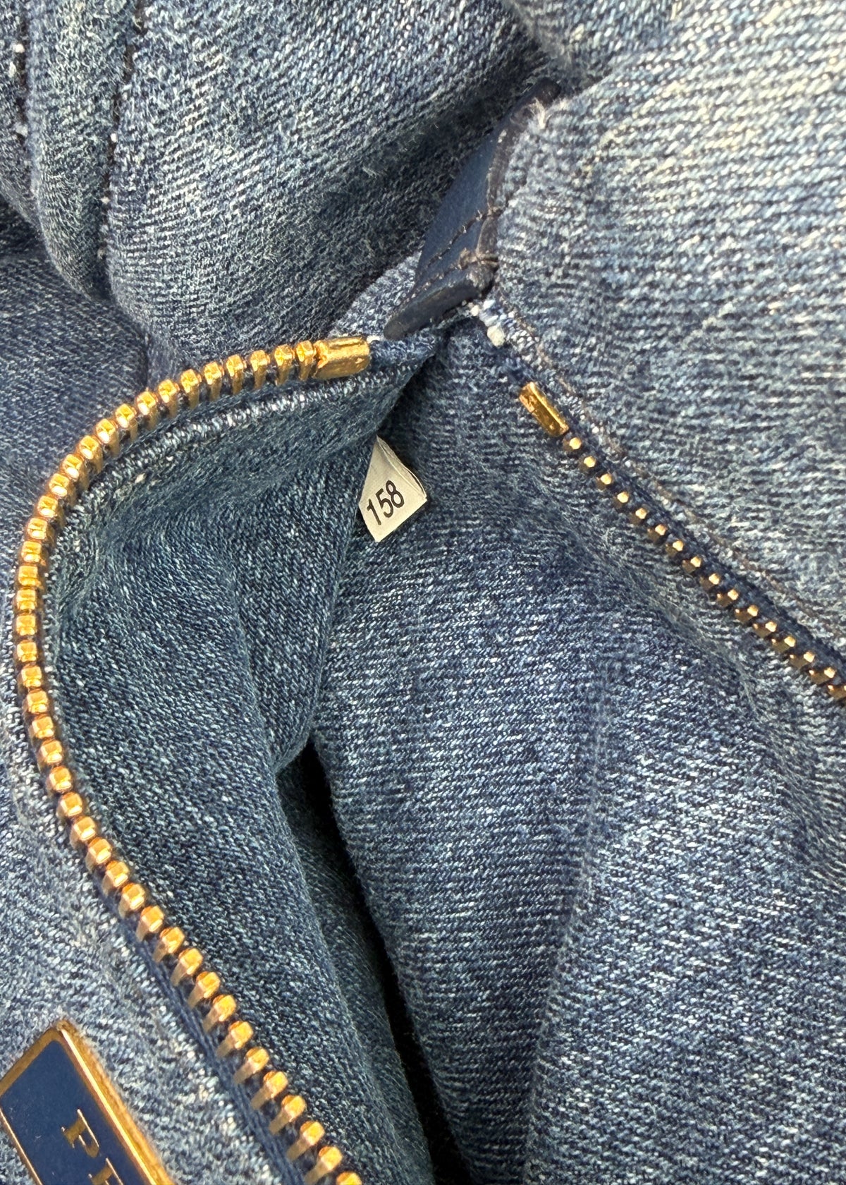 15-prada-canapa-tote-zoom-metka