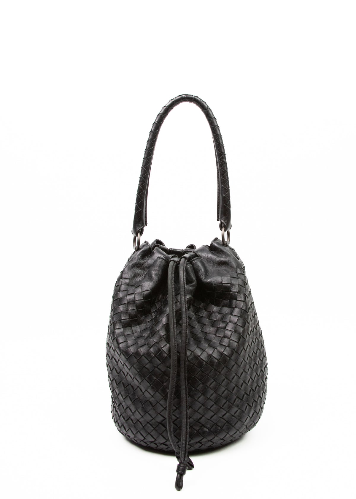 01-bottega-veneta-bucket-bag-front