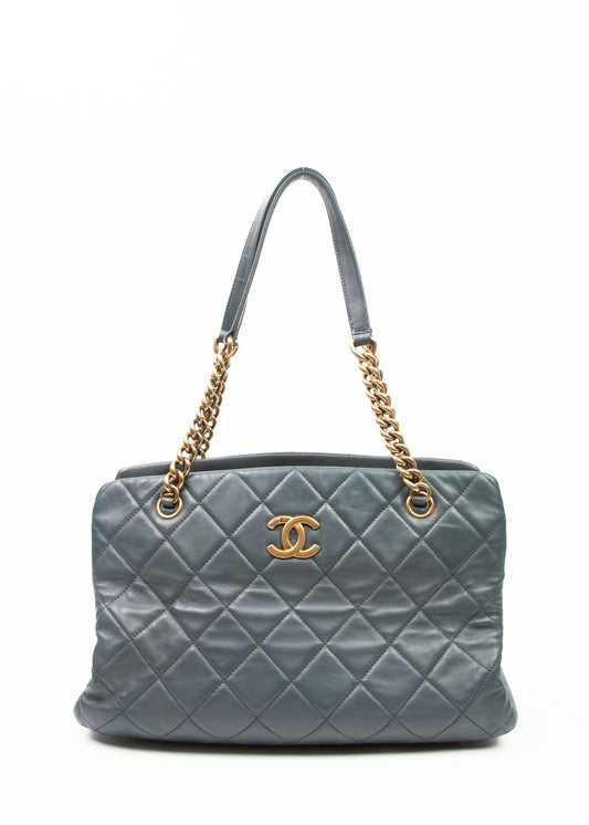01-chanel-cc-crown-tote-front