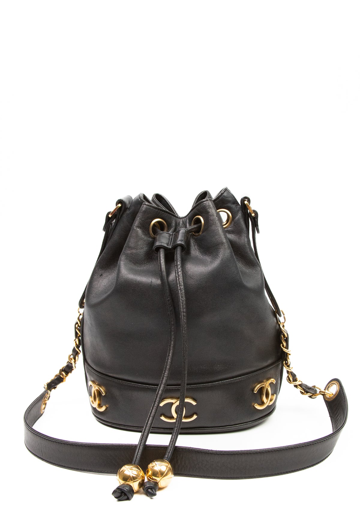 01-chanel-triple-cc-bucket-bag-front