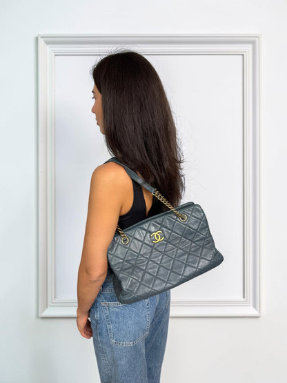 02-chanel-cc-crown-tote-modelka