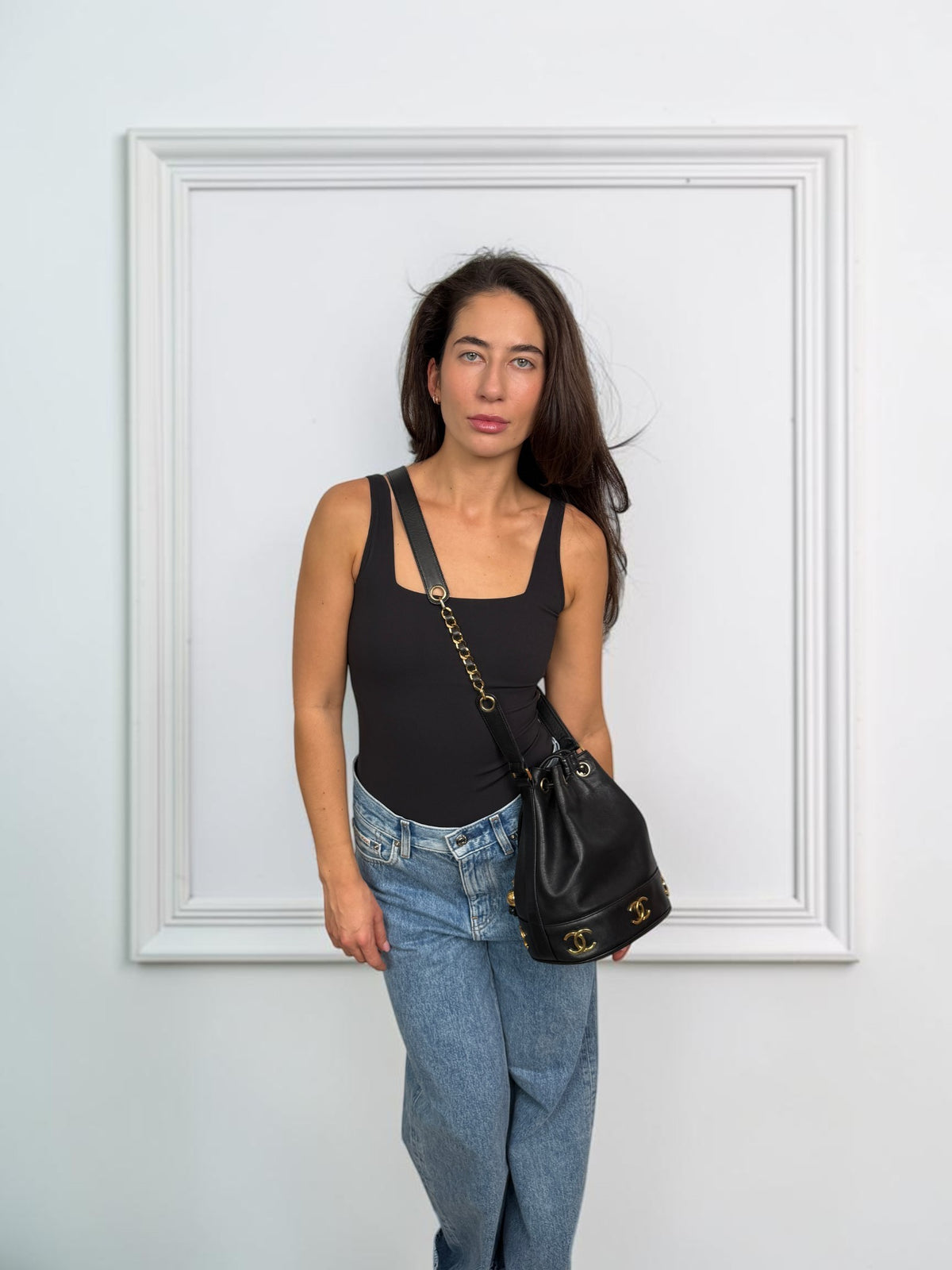 02-chanel-triple-cc-bucket-bag-modelka