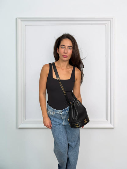 02-chanel-triple-cc-bucket-bag-modelka