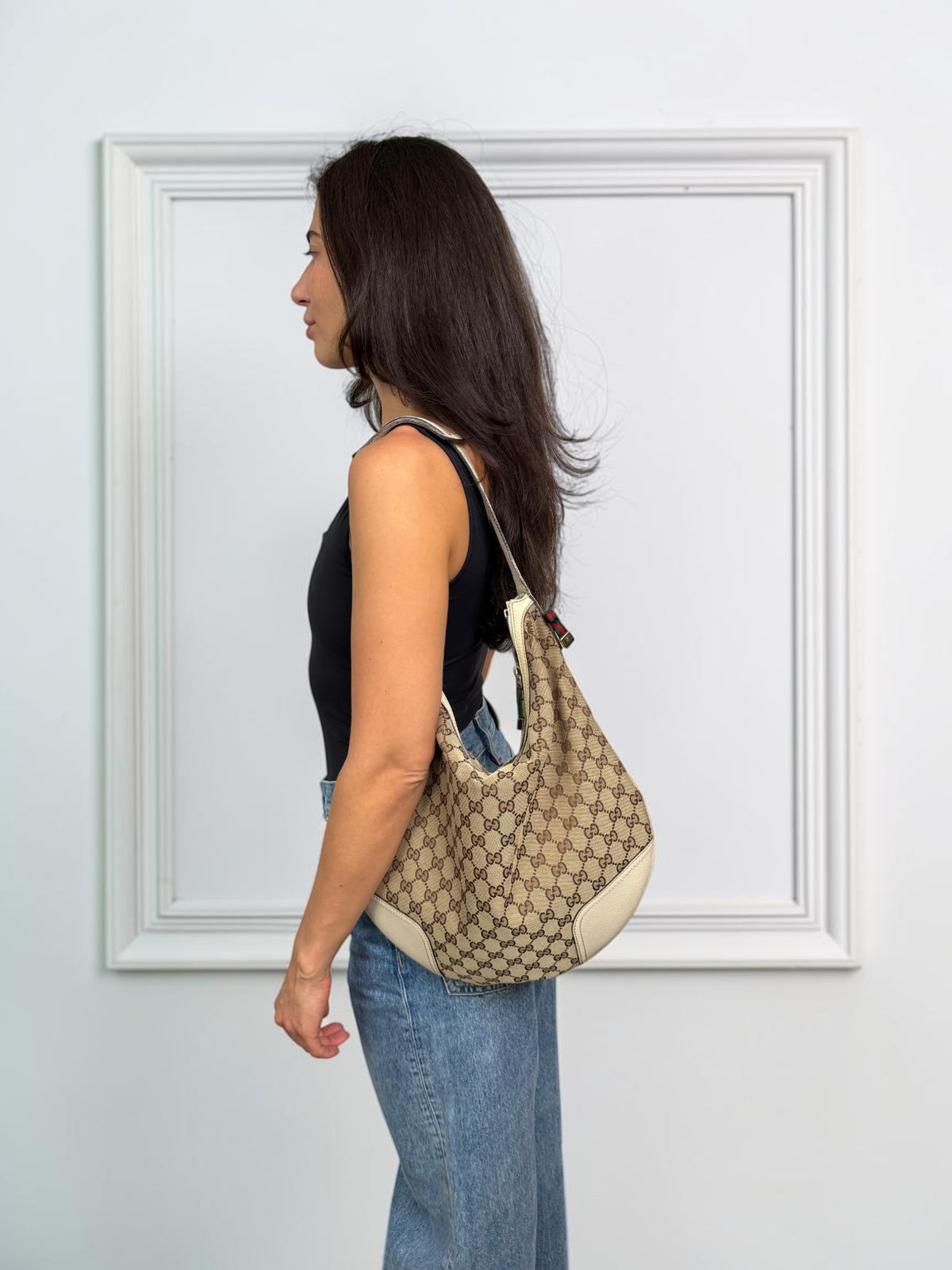 02-gucci-gg-hobo-modelka