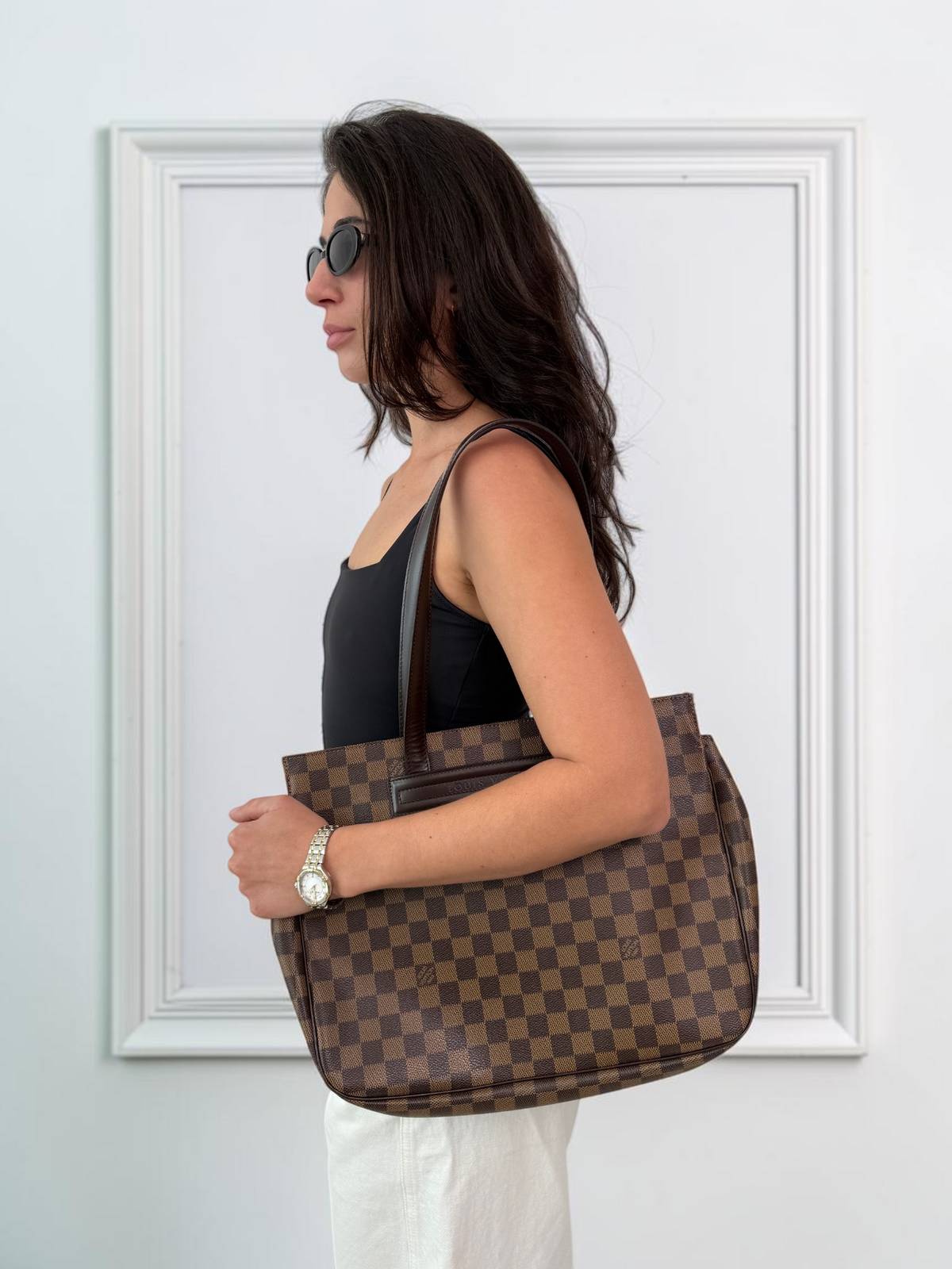 02-louis-vuitton-parioli-pm-modelka