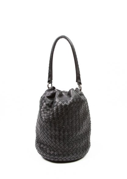 03-bottega-veneta-bucket-bag-tyl