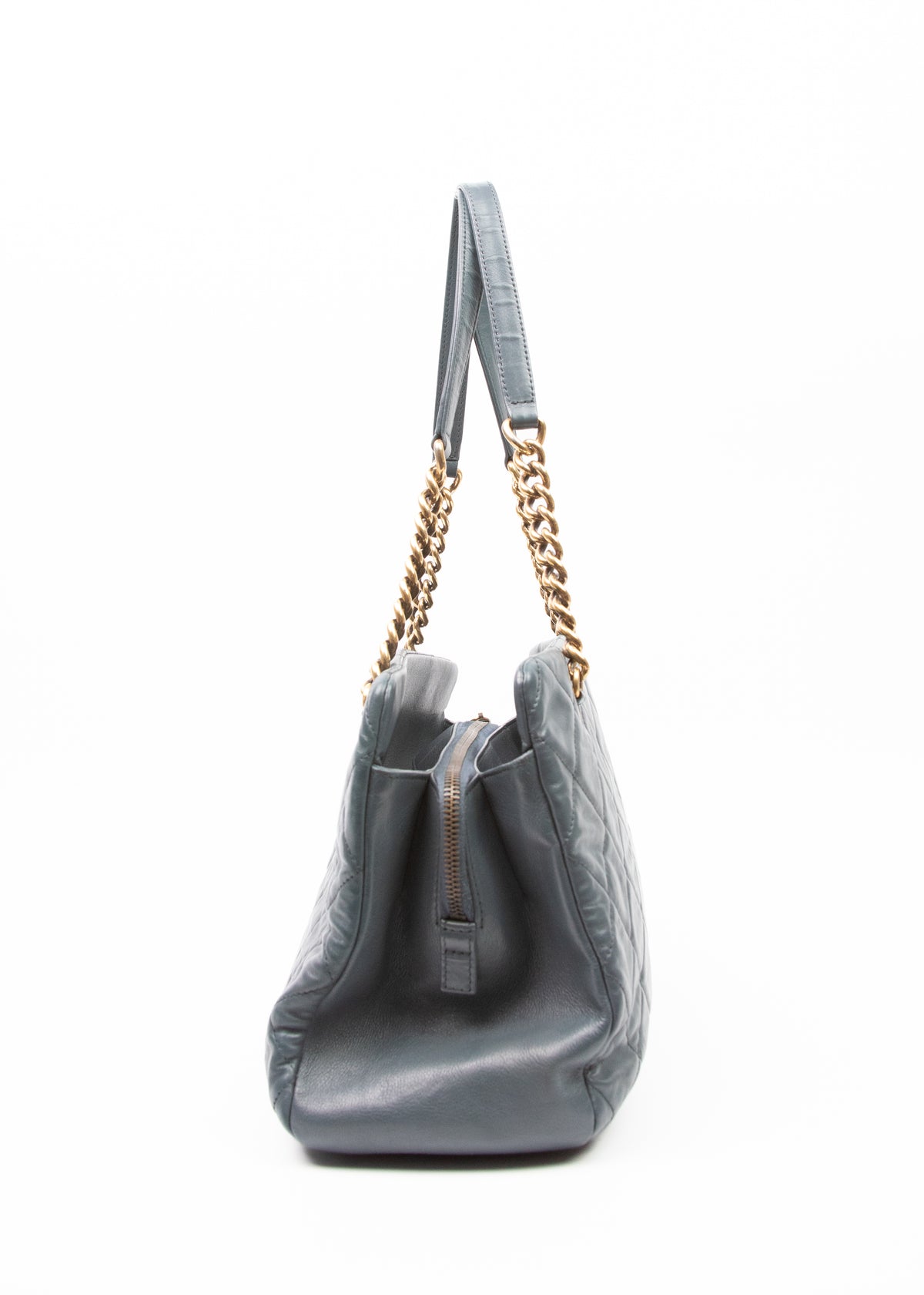 04-chanel-cc-crown-tote-bok