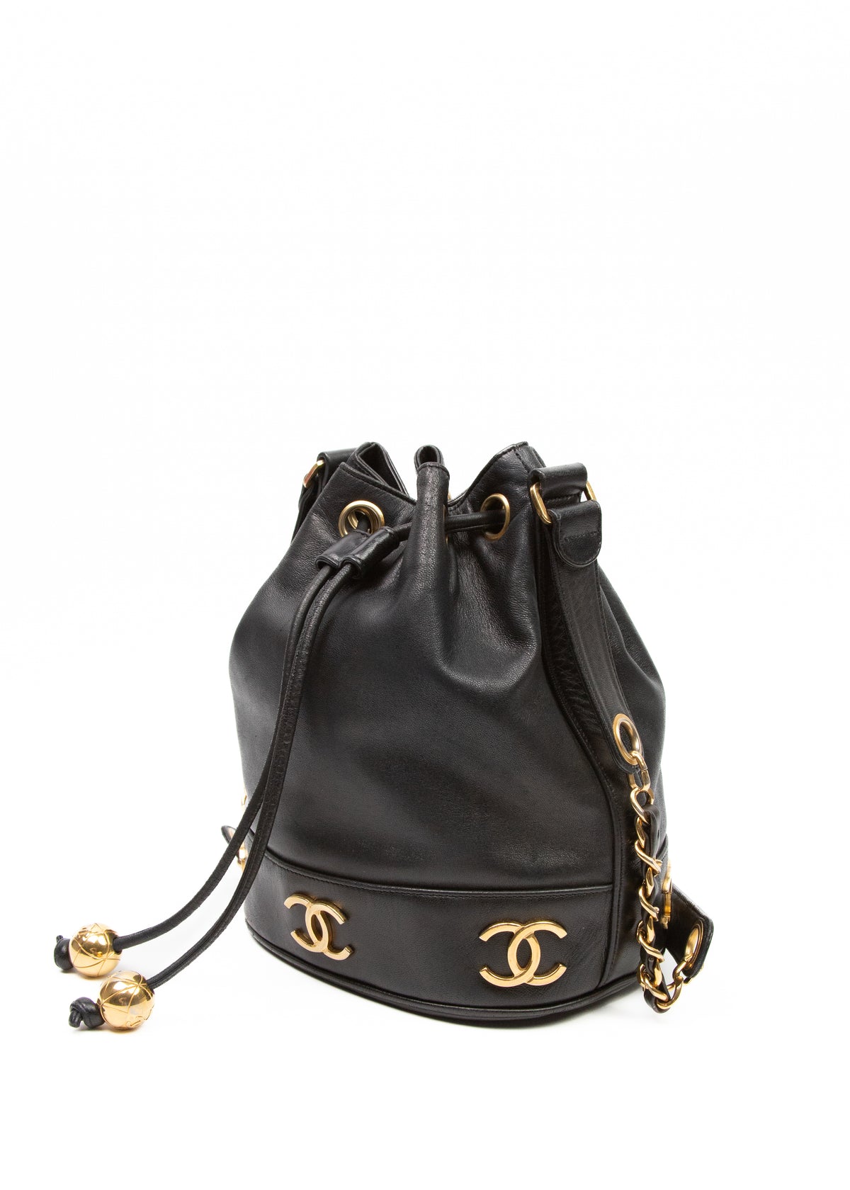 04-chanel-triple-cc-bucket-bag-bok