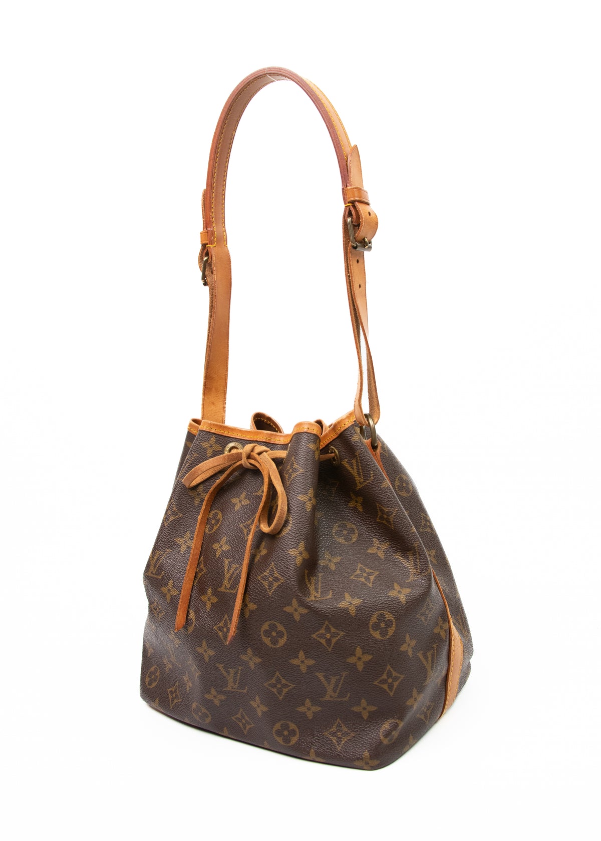 04-louis-vuitton-petit-noe-bok