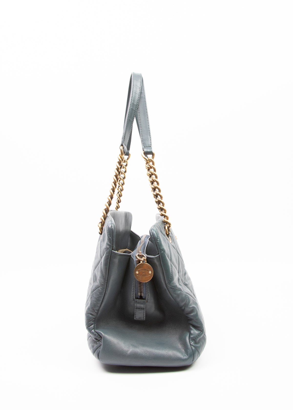 05-chanel-cc-crown-tote-bok
