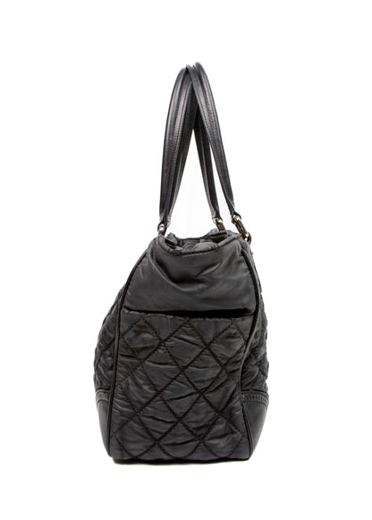 05-chanel-paris-new-york-quilted-nylon-bok