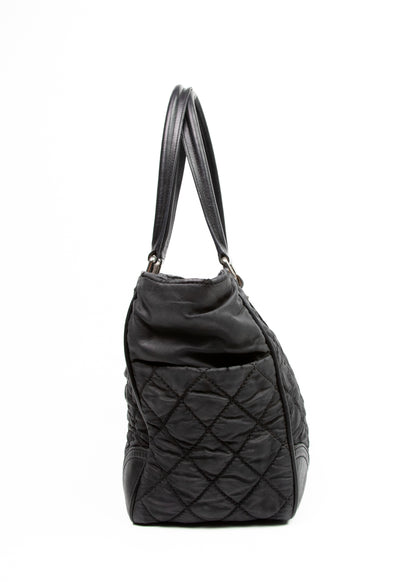06-chanel-paris-new-york-quilted-nylon-bok