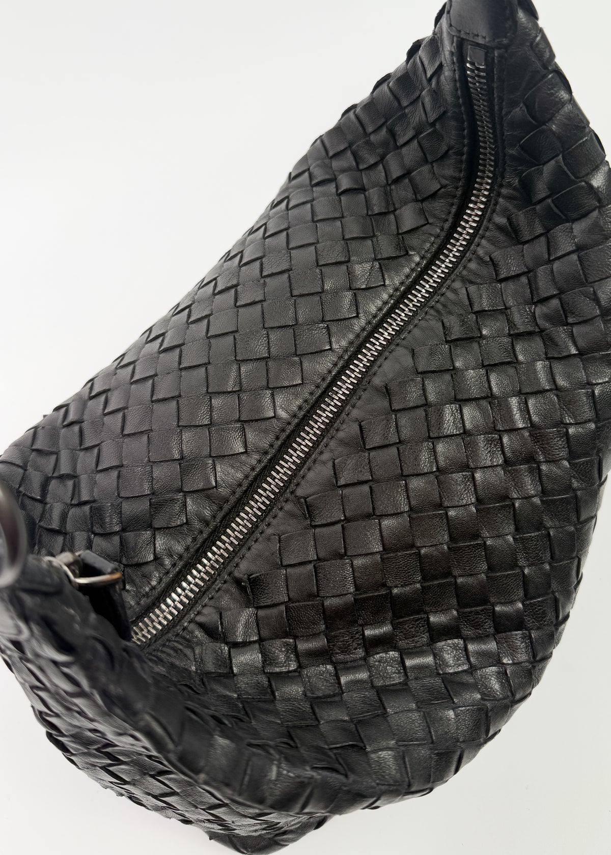 08-bottega-veneta-hobo-small-zoom-okucia