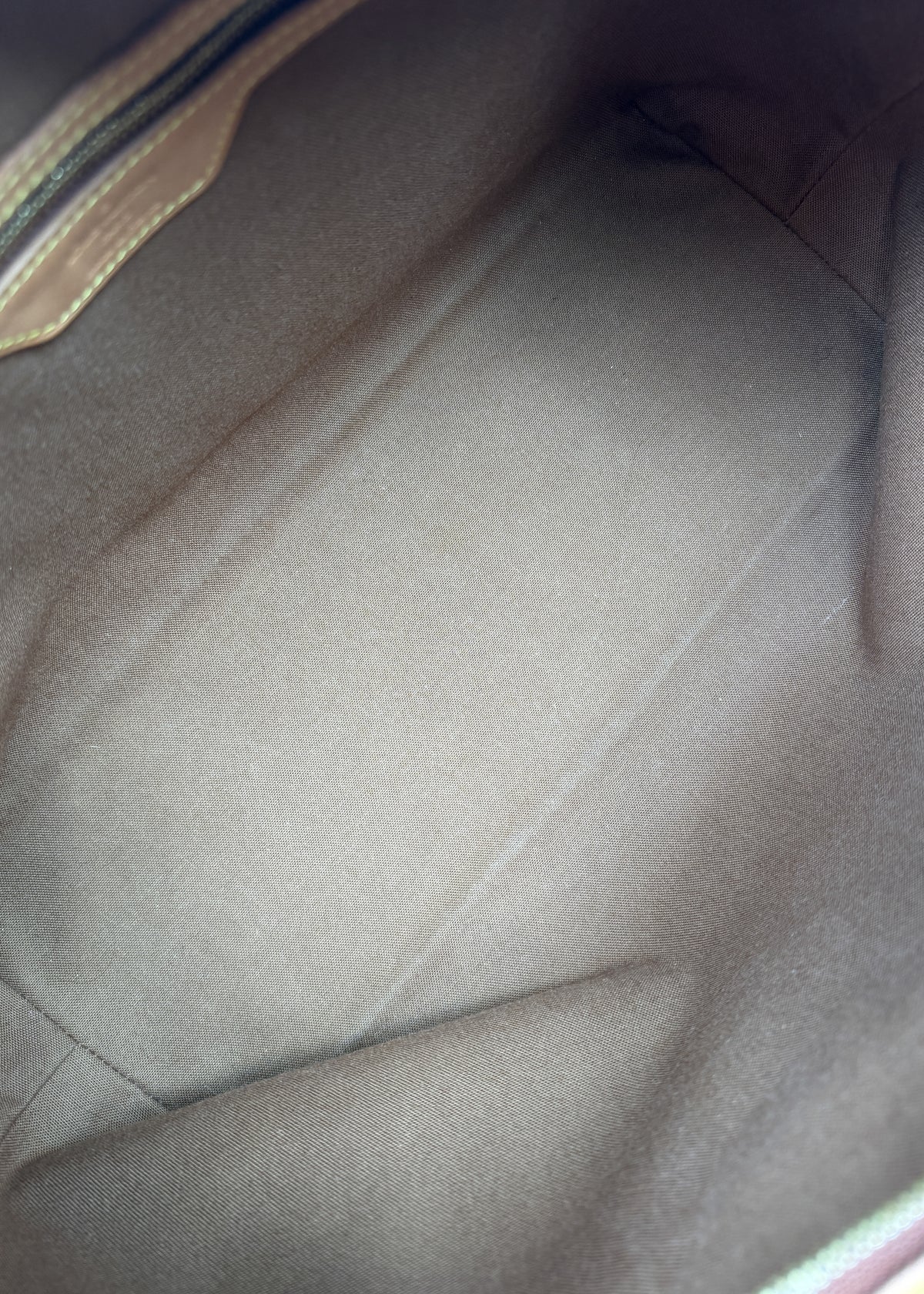 08-louis-vuitton-columbine-limited-edition-wnetrze