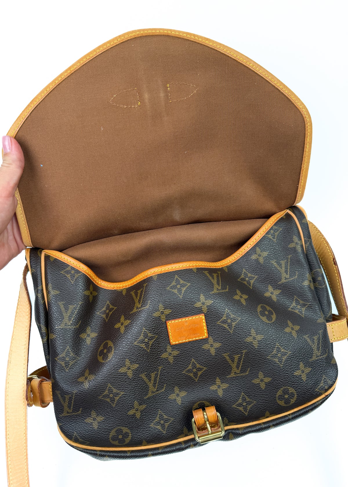 08-louis-vuitton-samur-30-wnetrze