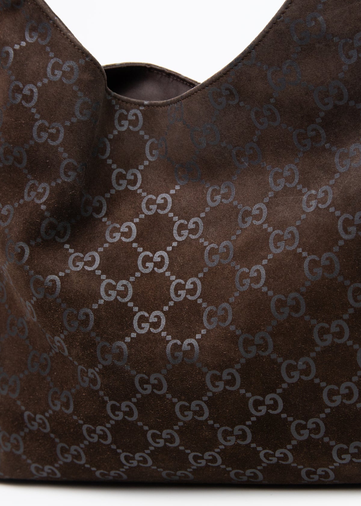 09-gucci-suede-shoulder-bag-zoom-material