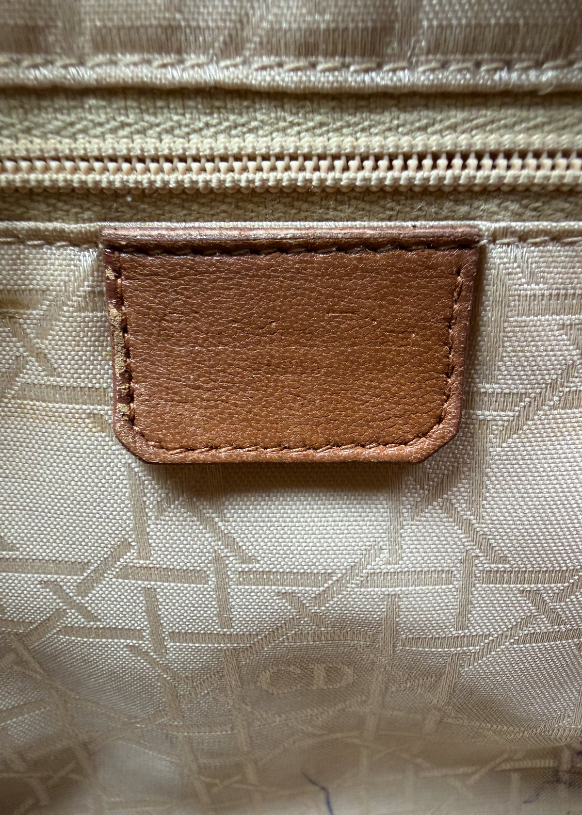 09-lady-dior-medium-brown-metka
