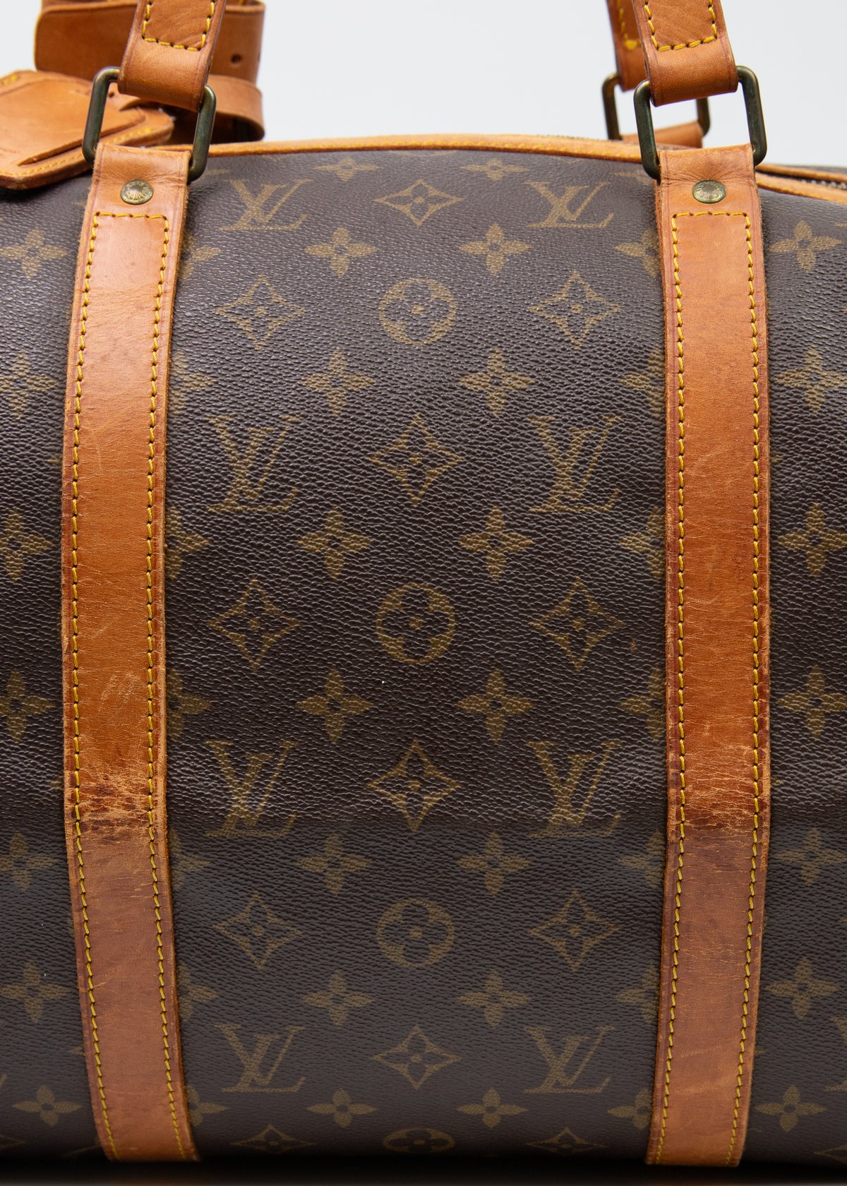 09-louis-vuitton-gym-sac-45-zoom-uchwyt