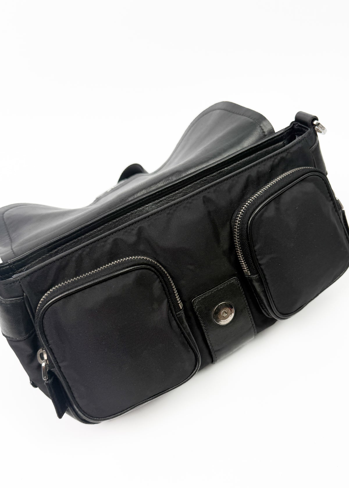 09-prada-double-pocket-calfskin-nylon-wnetrze