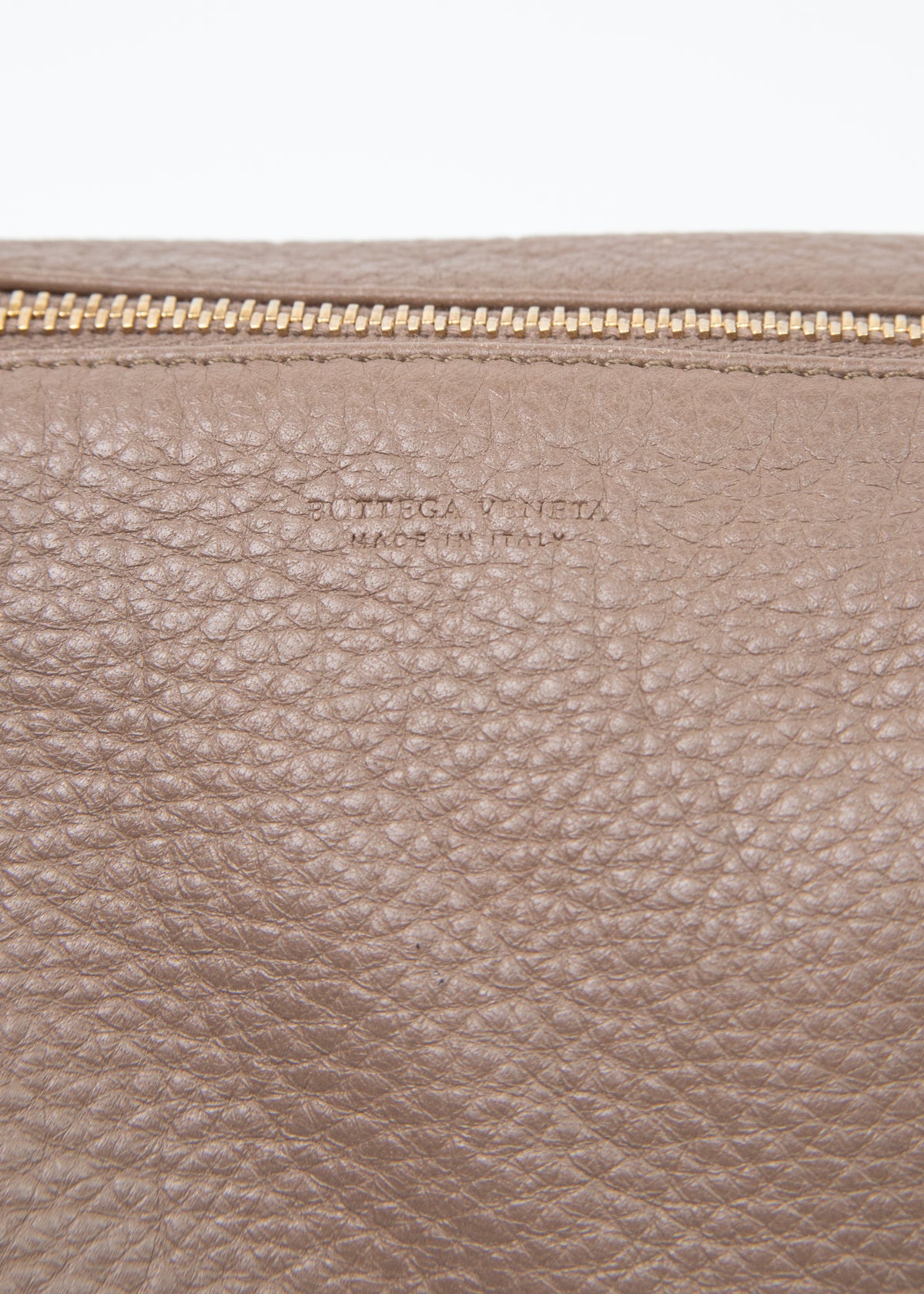 10-bottega-veneta-double-pouch-zoom-logo