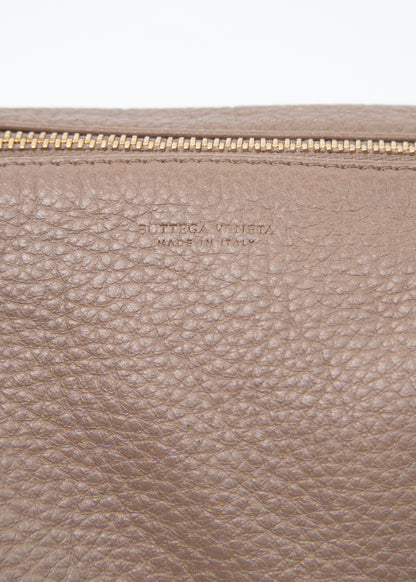 10-bottega-veneta-double-pouch-zoom-logo