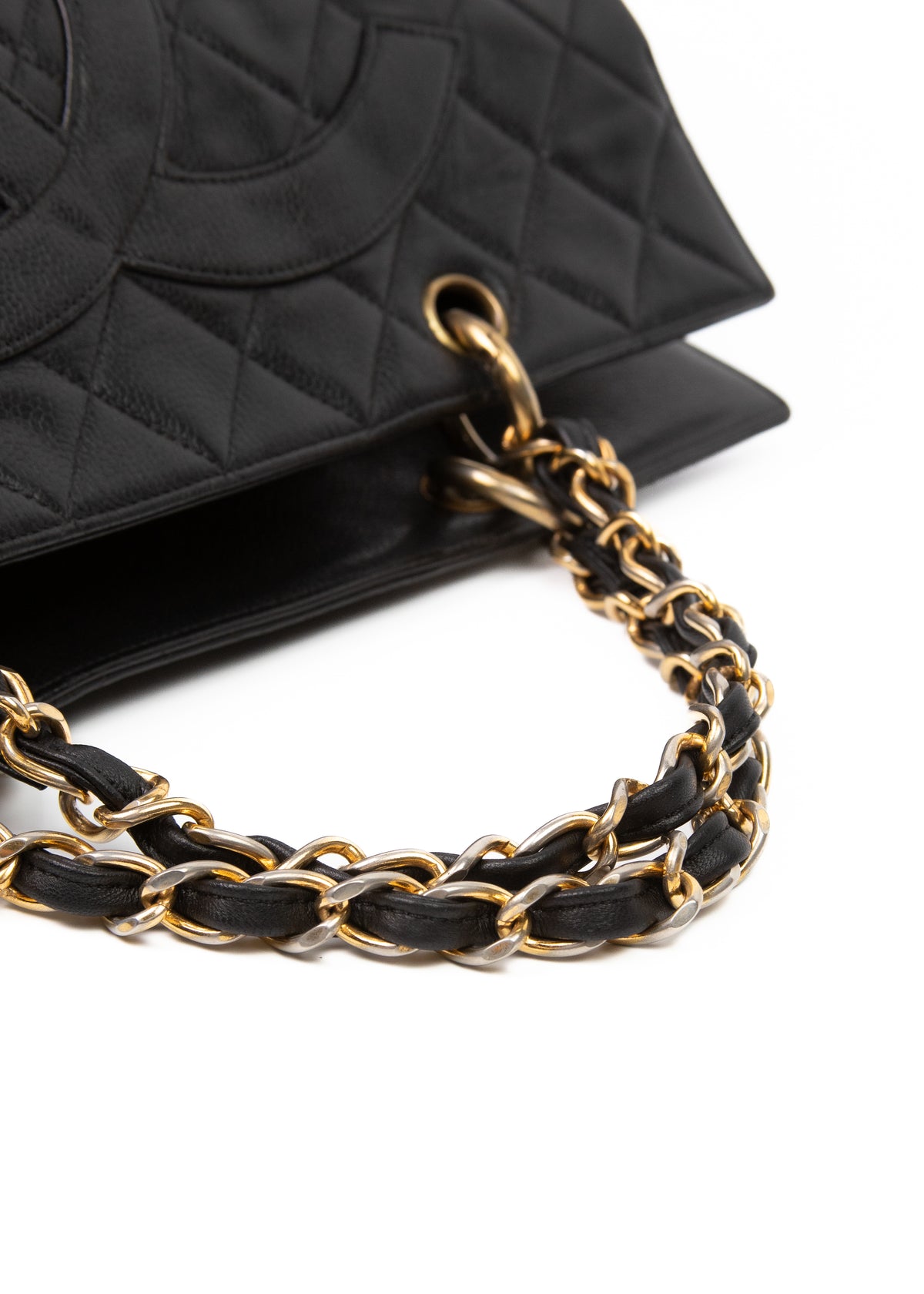 10-chanel-grand-shopping-caviar-uchwyty
