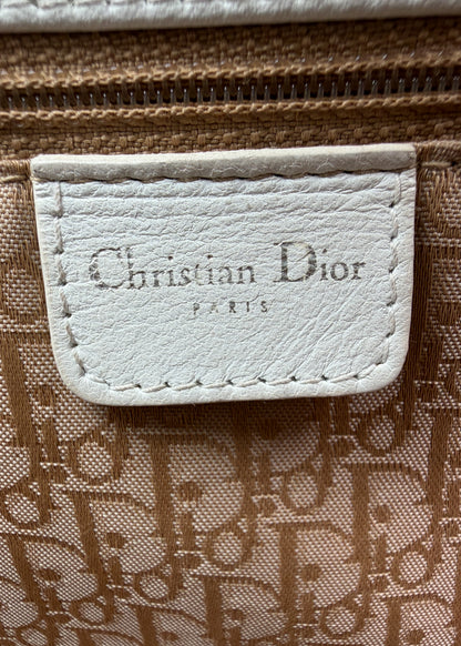 10-dior-cannage-white-leather-lady-metka