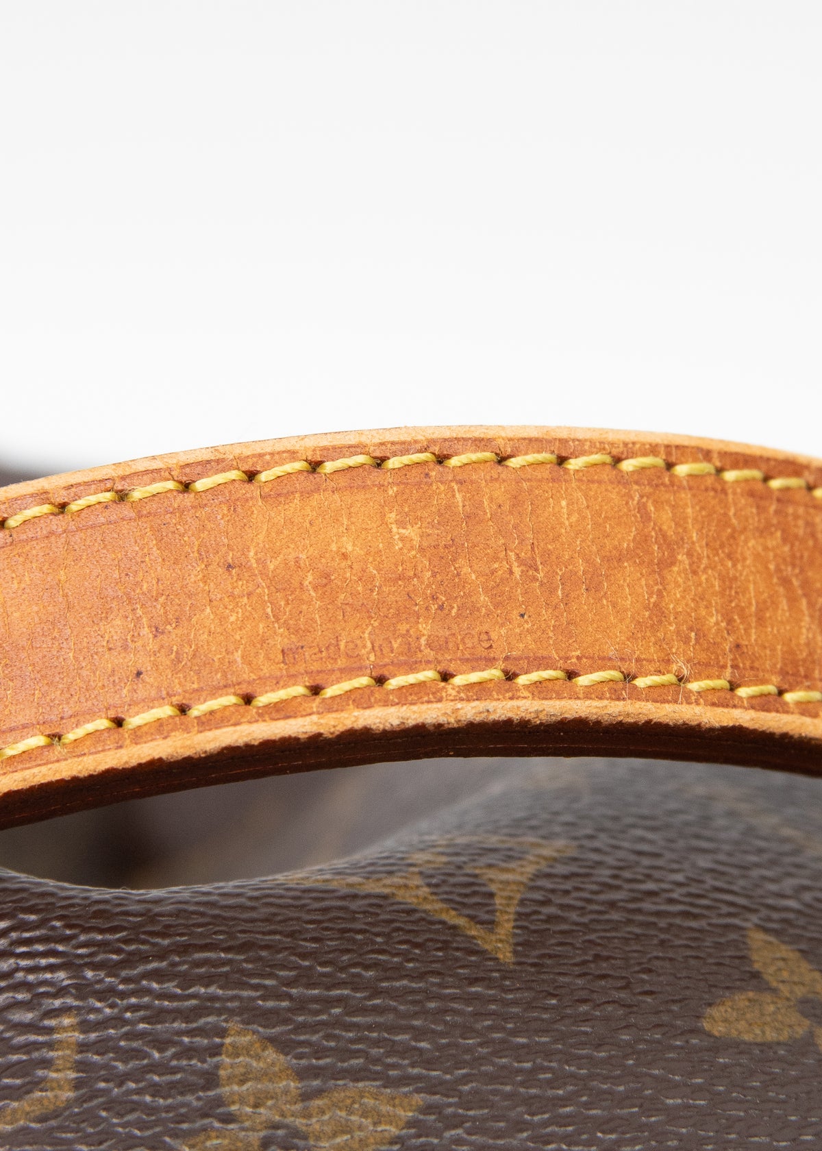 10-louis-vuitton-petit-noe-zoom-uchwyt