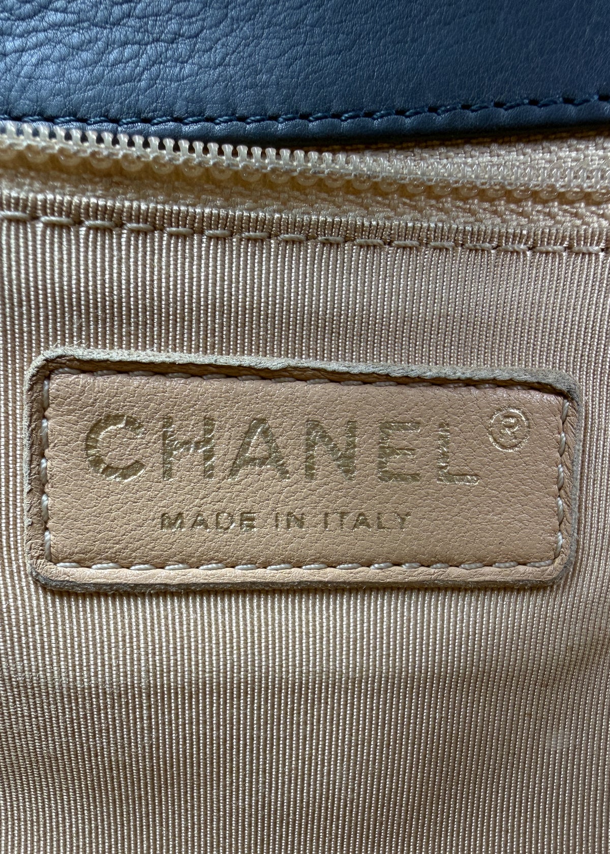 11-chanel-cc-crown-tote-zoom-wnetrze