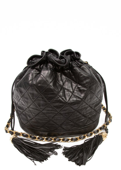11-chanel-lambskin-quilted-mini-bucket-zoom-przod