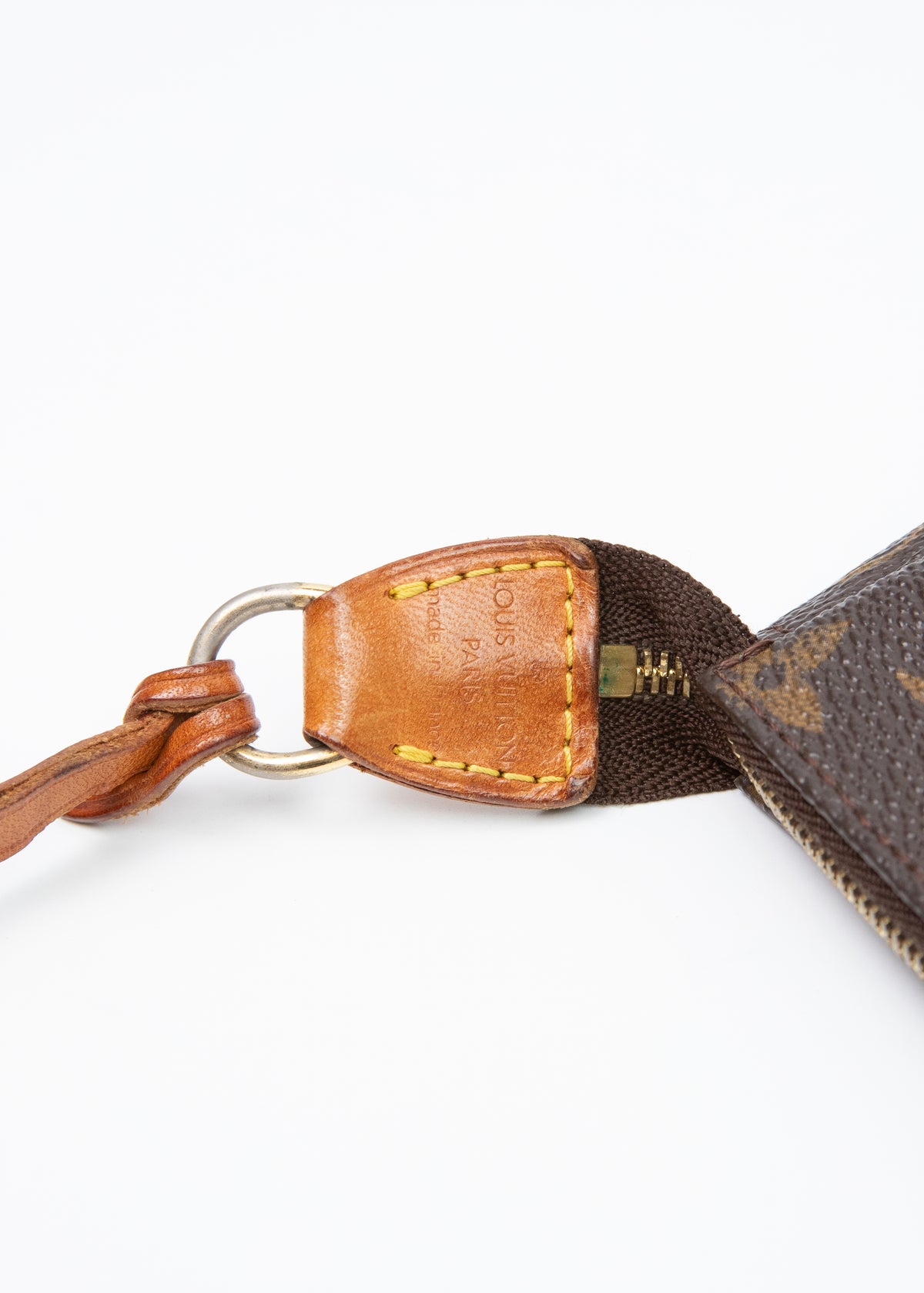 11-louis-vuitton-pochette-zoom-uchwyt