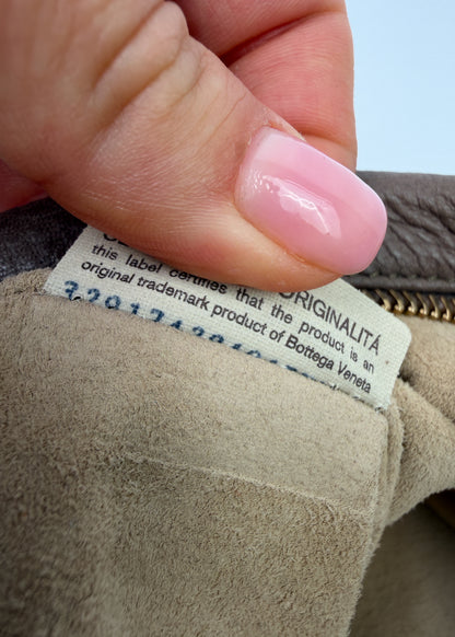 12-bottega-veneta-double-pouch-metka