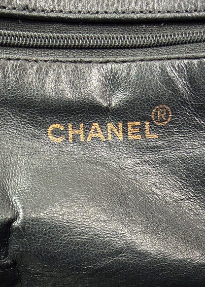 12-chanel-grand-shopping-caviar-zoom-metka