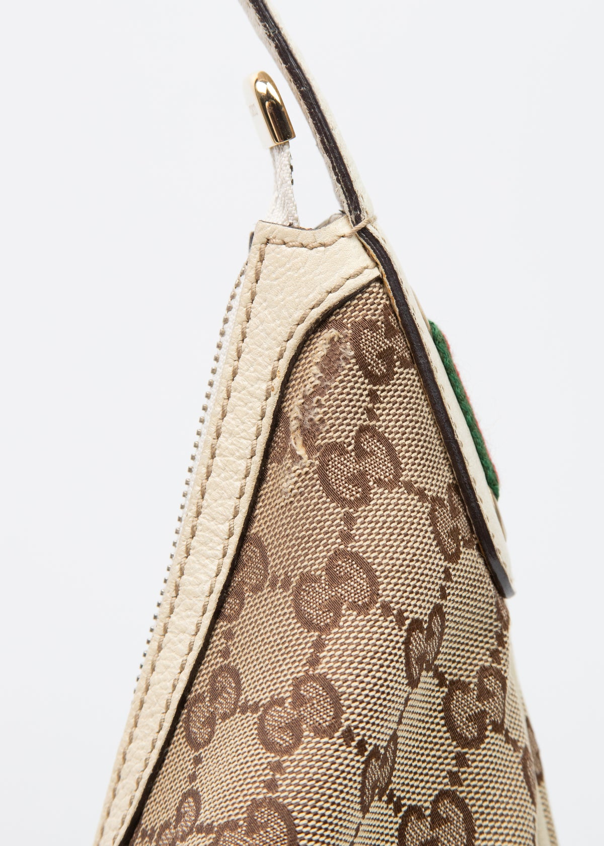 12-gucci-gg-hobo-zoom-naroznik