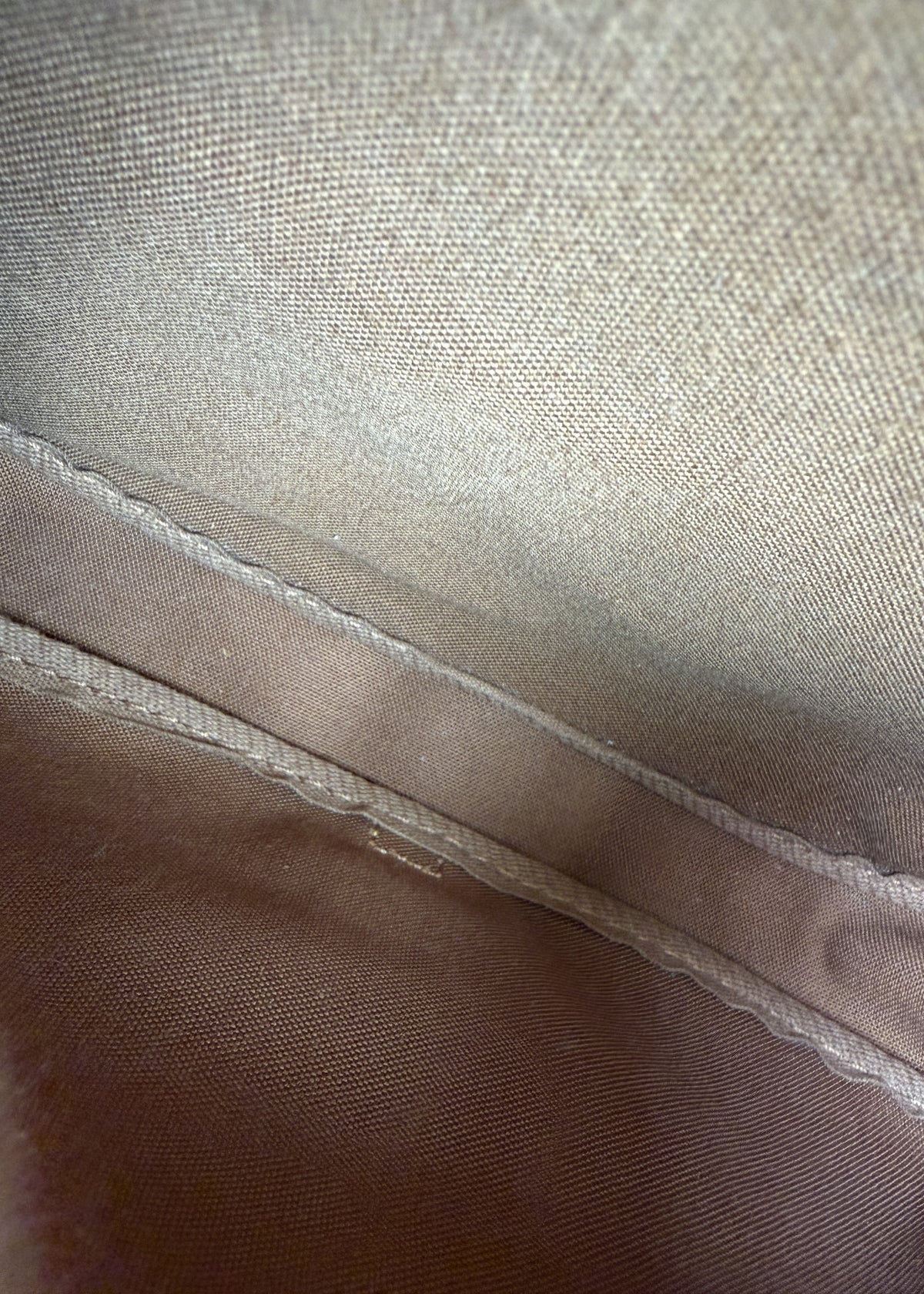 12-louis-vuitton-samur-30-zoom-wnetrze