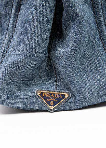 12-prada-canapa-tote-zoom-logo