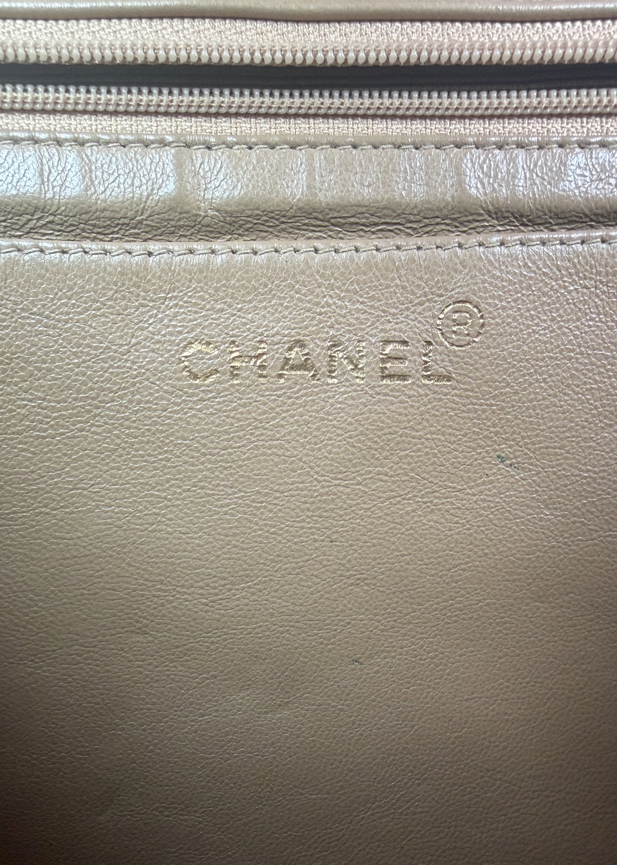 13-chanel-jumbo-beige-single-chain-wnetrze