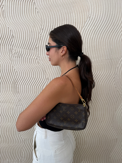 LV Pochette