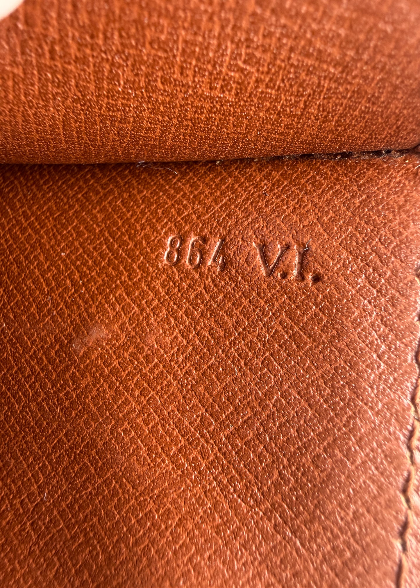Louis Vuitton Moncenau