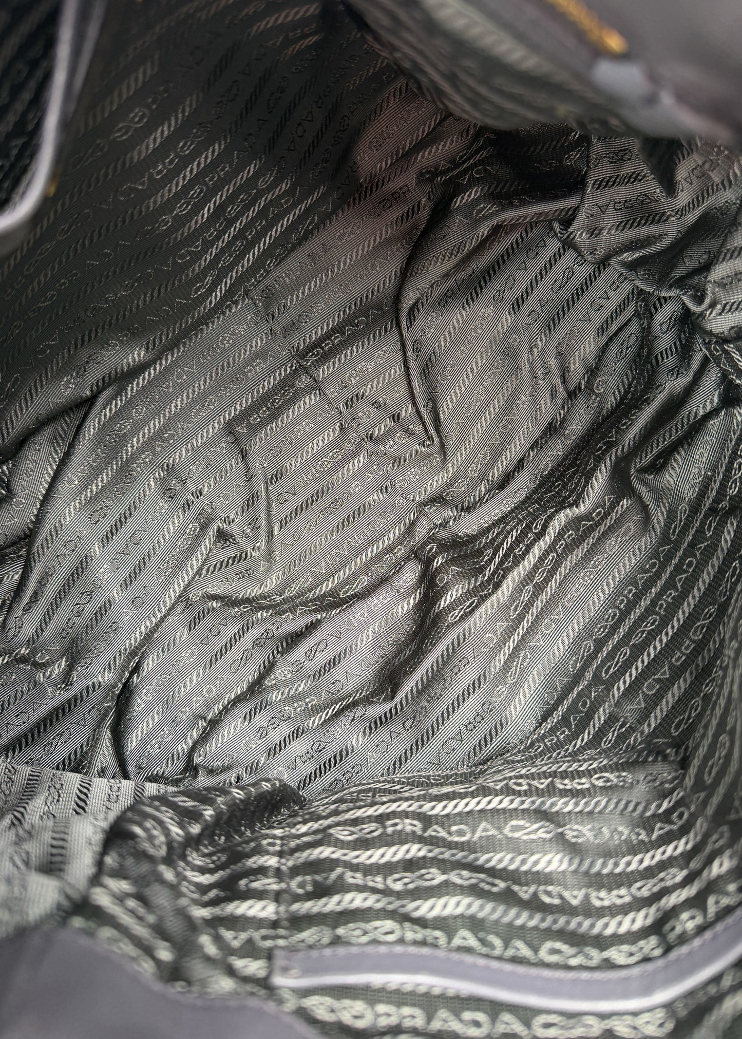Prada Gaufree Tesutto