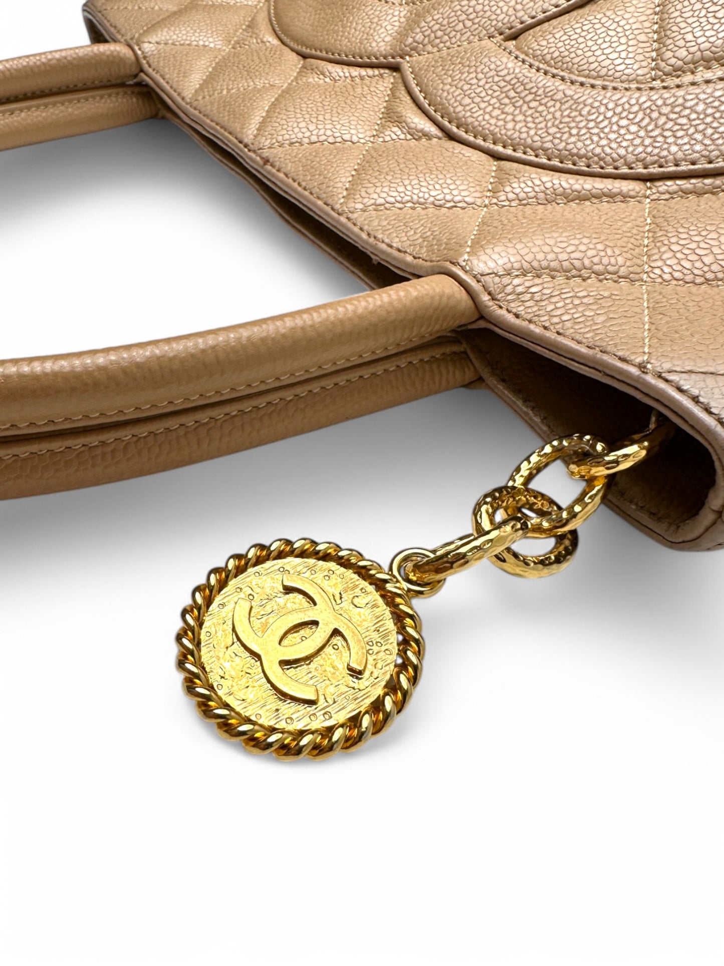 Chanel-Medaillon