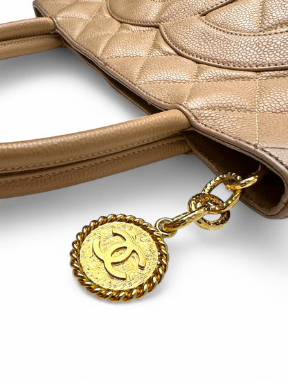 Chanel-Medaillon