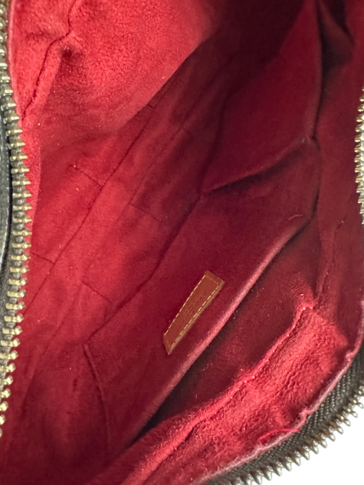 Louis Vuitton Croissant MM
