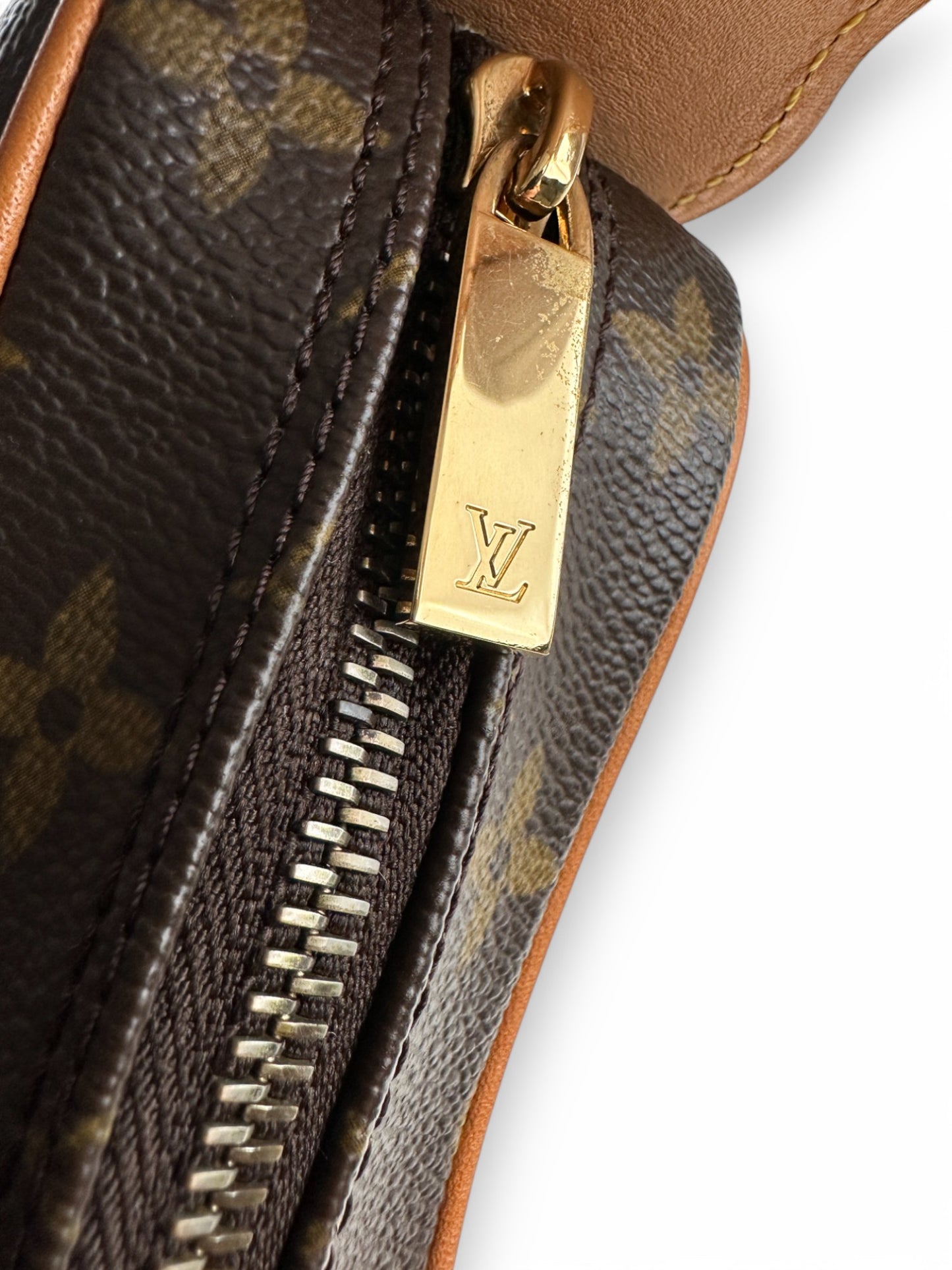 Louis Vuitton Croissant GM
