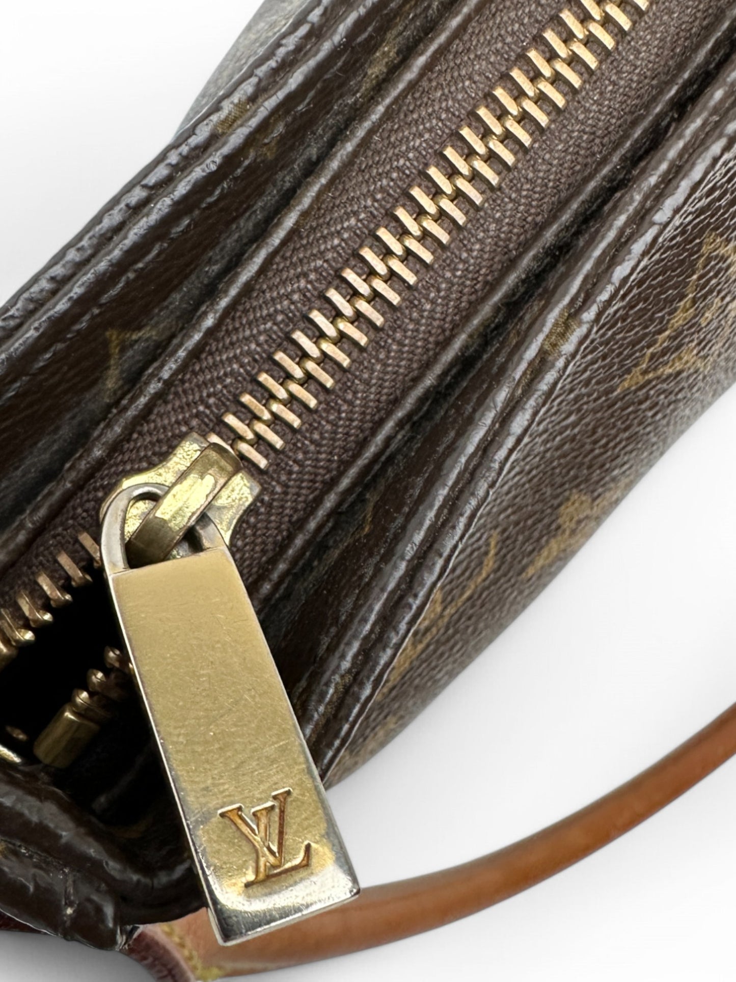 Louis Vuitton Looping MM