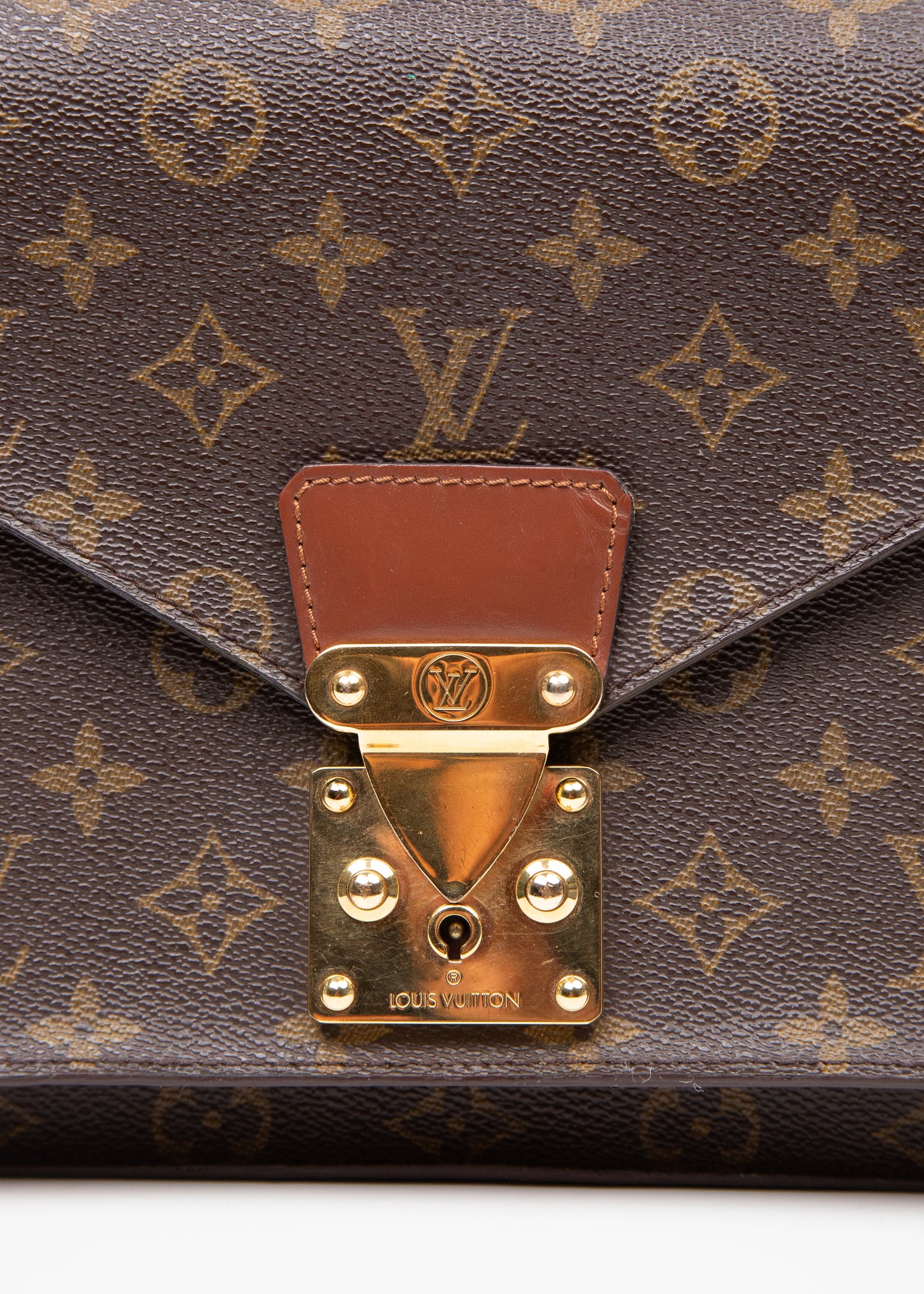 Louis Vuitton Macenau