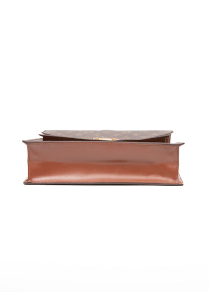 Louis Vuitton Macenau