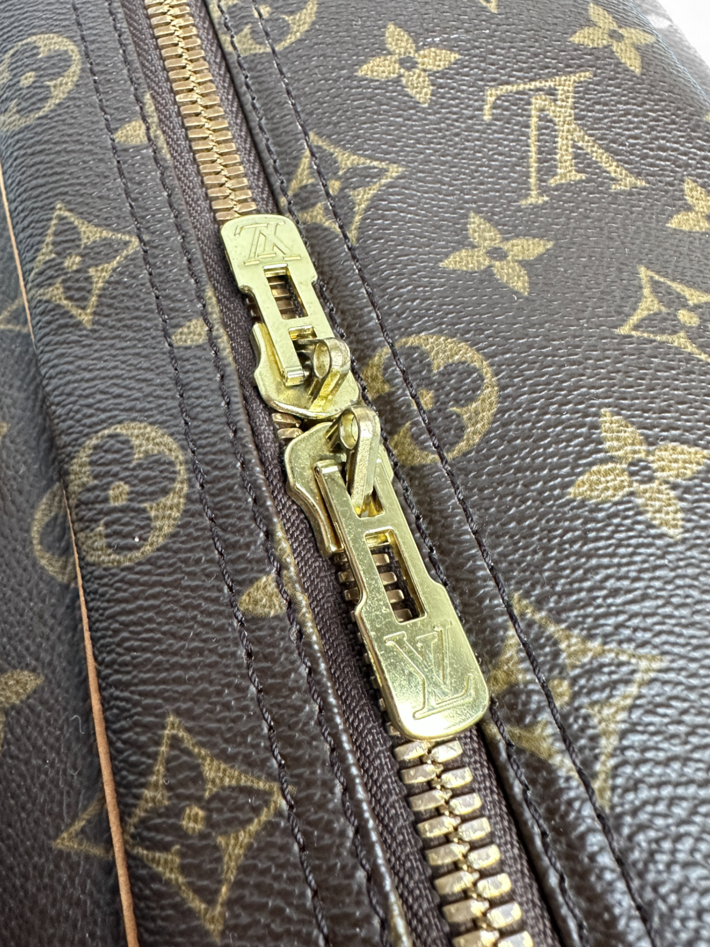Louis Vuitton Sirius 45