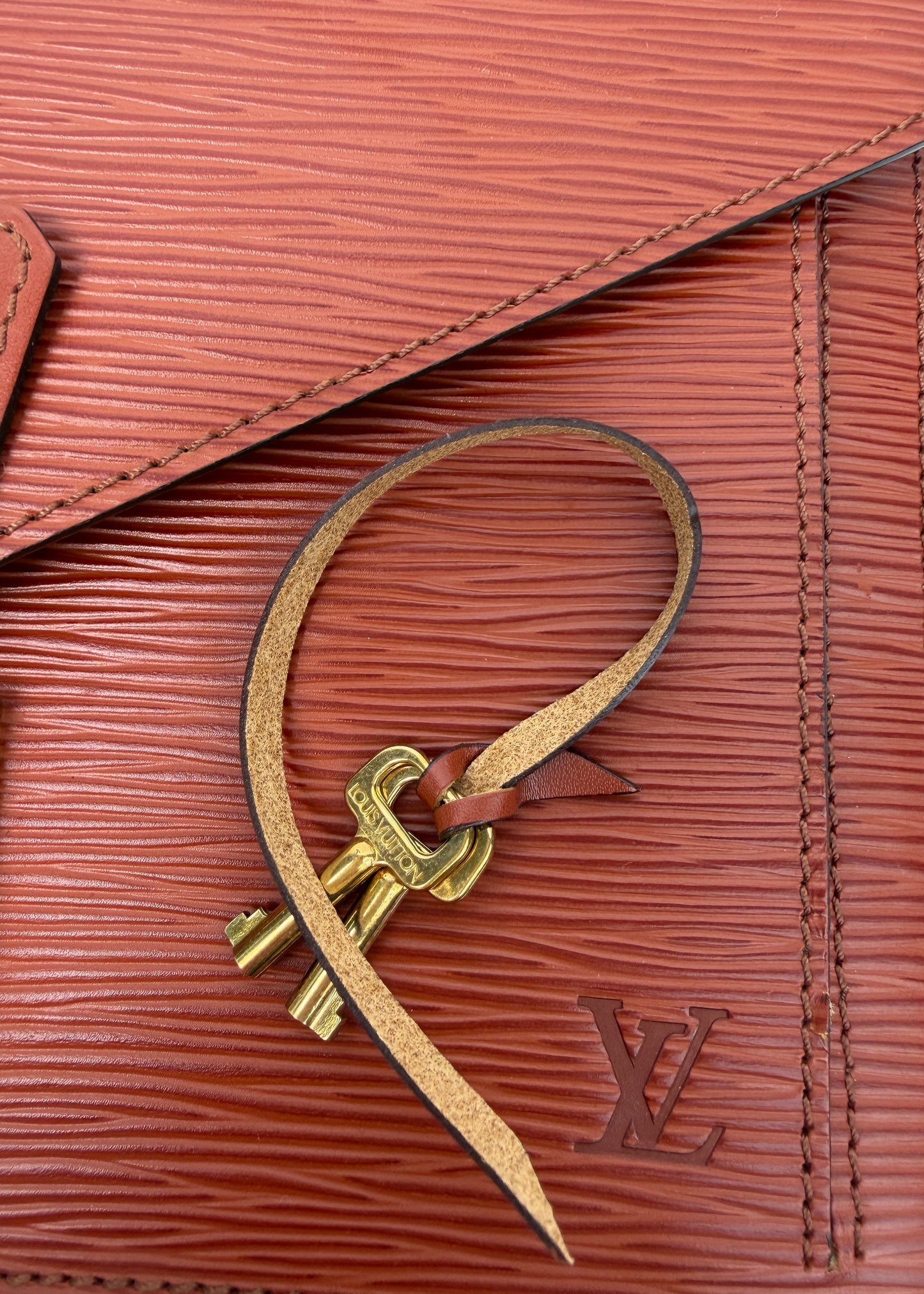 Louis Vuitton Sellier Dragonne